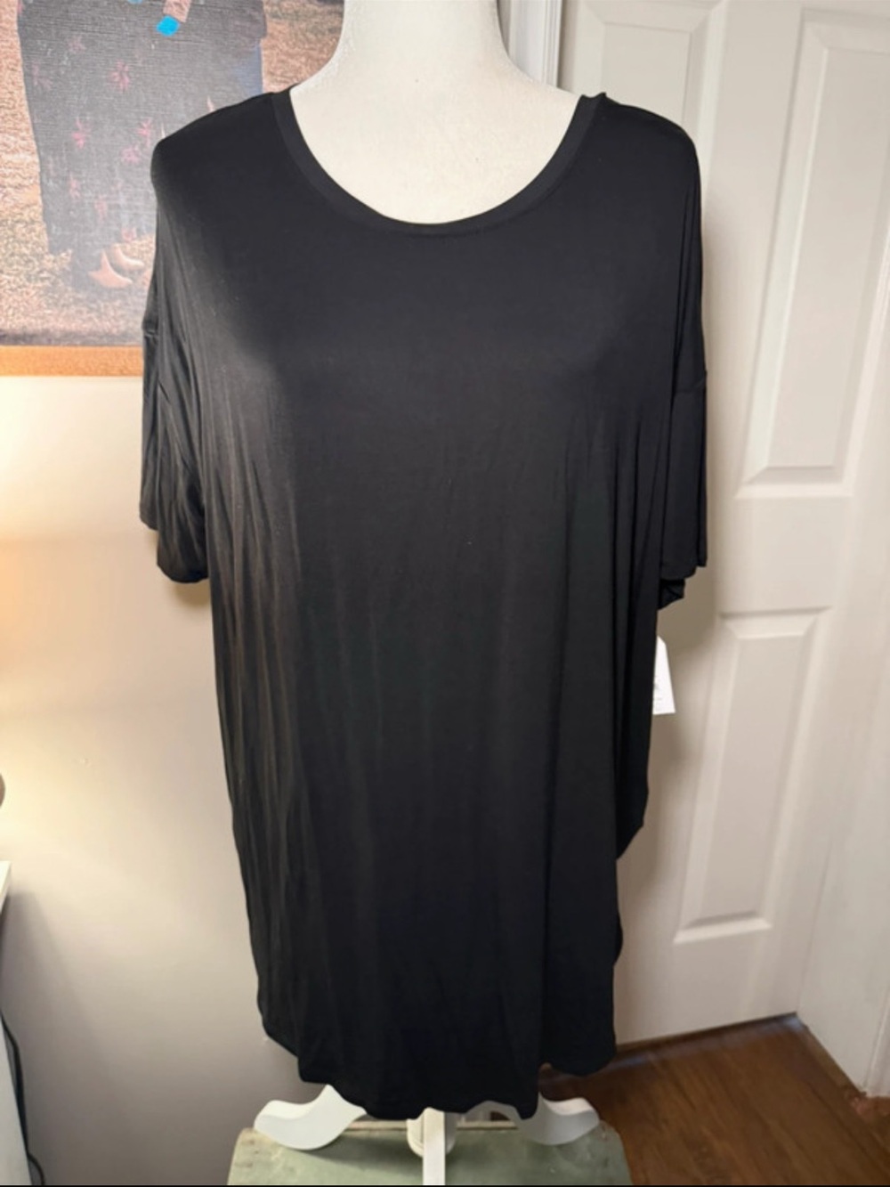 Time and Tru Black Scoop Neck Short Sleeve Top
